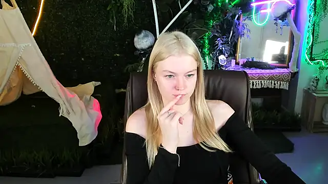 GraceGlamour online show from 11-18-25, 05:11