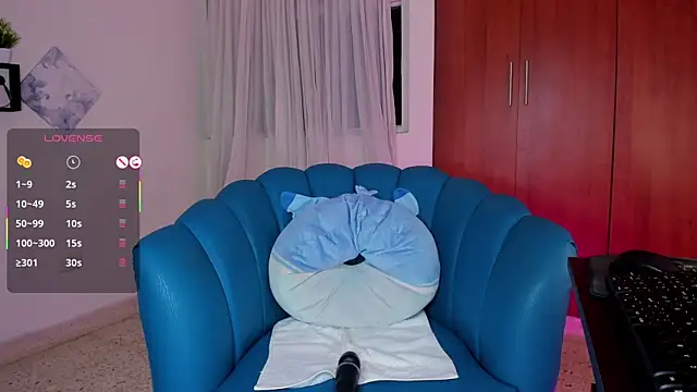 Julie Markk online show from 11-14-25, 09:18