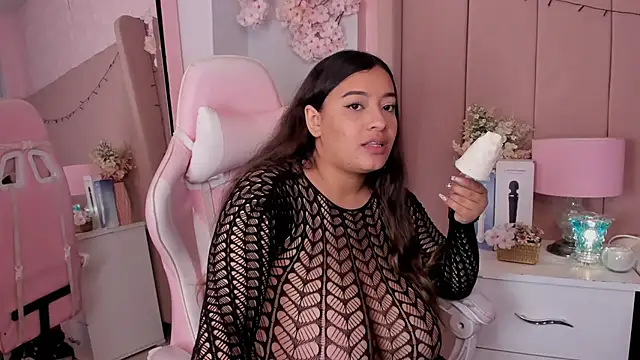 MollyBigBoobs12 online show from 10-07-25, 08:43