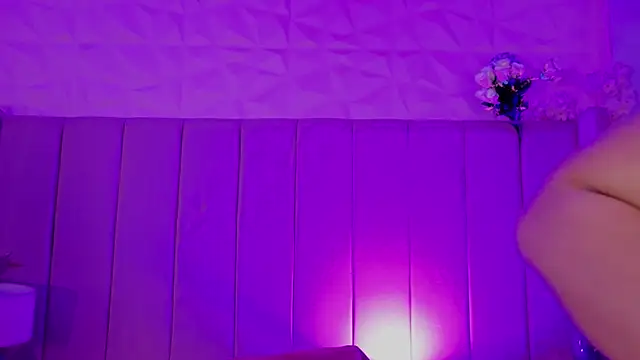 MollyBigBoobs12 online show from 04-08-26, 09:27