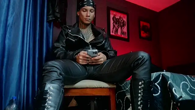 Leonnardo Jaramillo online show from 03-08-26, 02:09