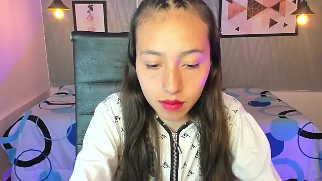 Snapshot of Valeria_roussi chatting on 12-19-24, 05:08 Valeria roussi online show from 12-19-24, 05:08