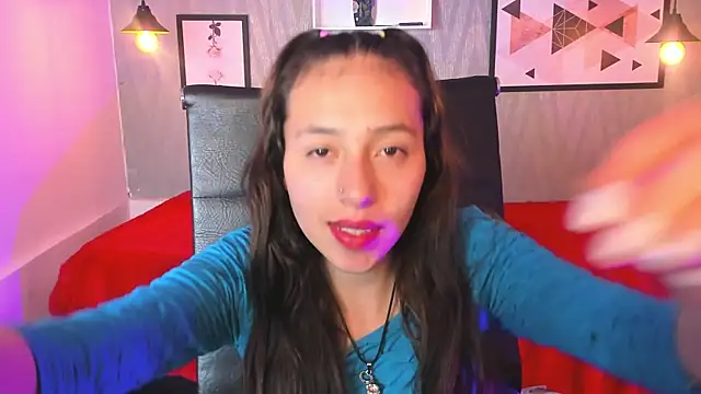 Snapshot of Valeria_roussi chatting on 12-27-24, 08:07 Valeria roussi online show from 12-27-24, 08:07