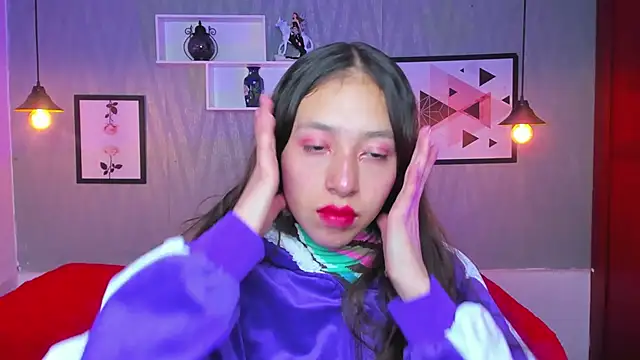 Snapshot of Valeria_roussi chatting on 01-22-25, 02:24 Valeria roussi online show from 01-22-25, 02:24