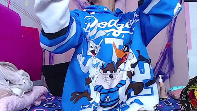 sara caplerx online show from 10-28-25, 04:02