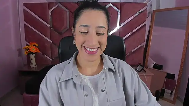 Snapshot of Eimy_Sexy_ chatting on 05-26-26, 01:42 Eimy Sexy online show from 05-26-26, 01:42