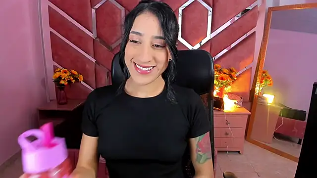 Snapshot of Eimy_Sexy_ chatting on 06-02-26, 01:11 Eimy Sexy online show from 06-02-26, 01:11