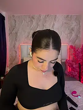Snapshot of IsabellaAnngel chatting on 06-21-26, 01:44 IsabellaAnngel online show from 06-21-26, 01:44