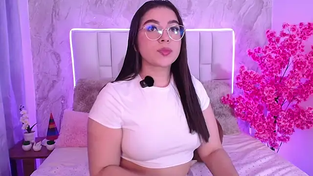 IsabellaAnngel online show from 05-06-26, 09:52
