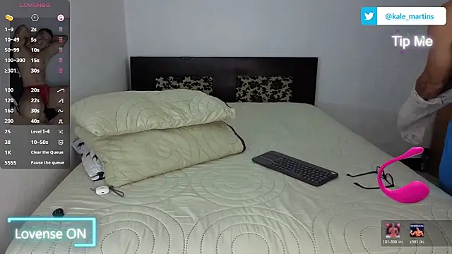 Snapshot of KALE_19 chatting on 06-18-26, 02:55 KALE 19 online show from 06-18-26, 02:55