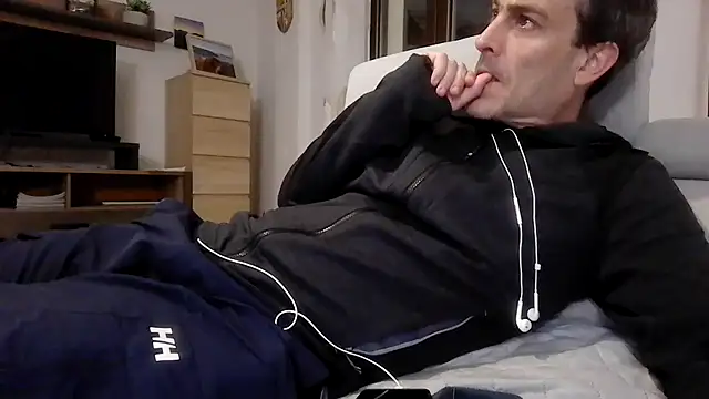 basquehotboy online show from 05-10-26, 09:27