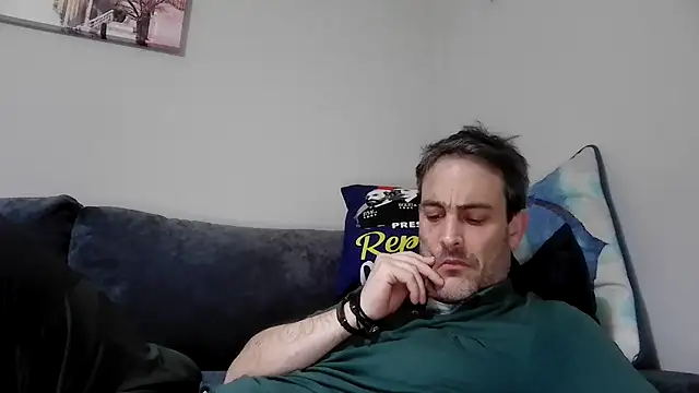 basquehotboy online show from 02-25-25, 08:42