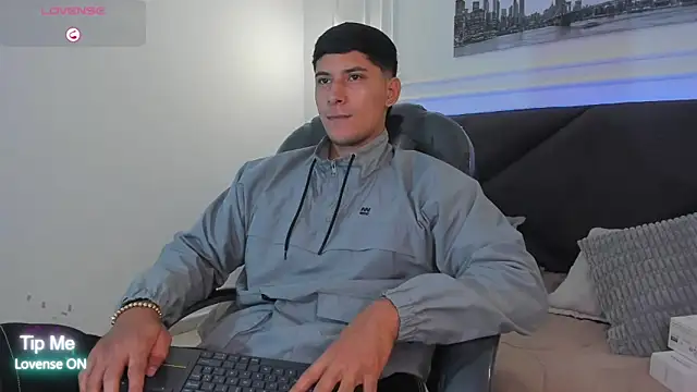 Damian23   online show from 02-10-26, 12:48