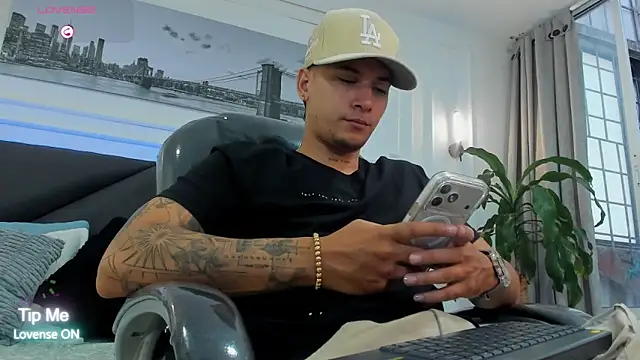 Damian23   online show from 01-15-26, 01:03