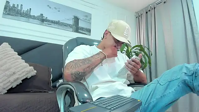 Damian23   online show from 11-12-25, 11:25