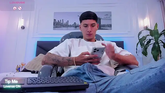 Damian23   online show from 12-22-25, 01:00