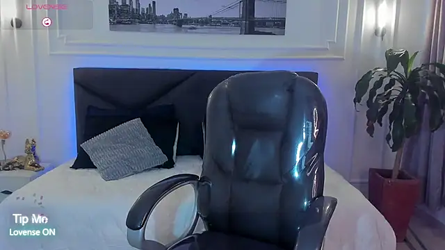 Damian23   online show from 02-08-26, 12:58