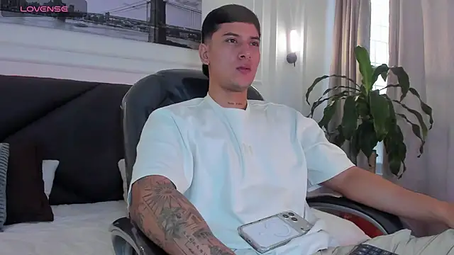 Damian23   online show from 04-14-26, 12:54