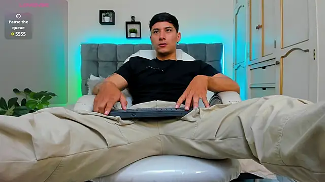 Damian23   online show from 03-20-25, 12:32