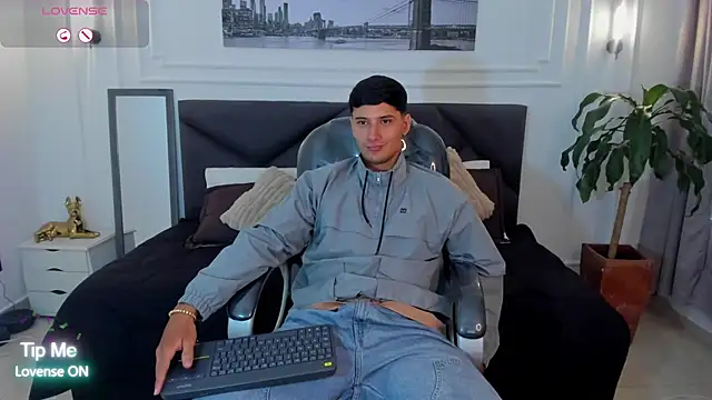 Damian23   online show from 11-05-25, 12:19