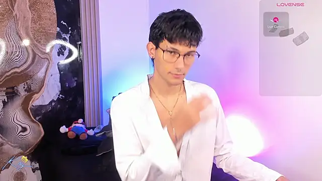 Snapshot of Alexx_tc chatting on 06-28-26, 02:40 Alexx tc online show from 06-28-26, 02:40