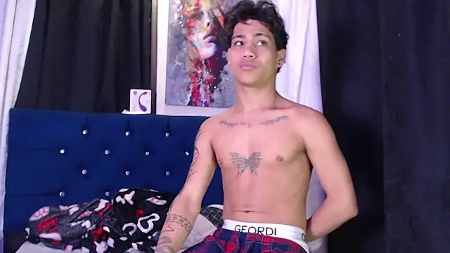 Sexys Boys Hot1 online show from 12-23-25, 10:47