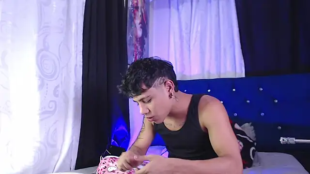 Sexys Boys Hot1 online show from 02-22-26, 01:41