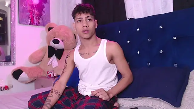 Sexys Boys Hot1 online show from 09-21-25, 01:22