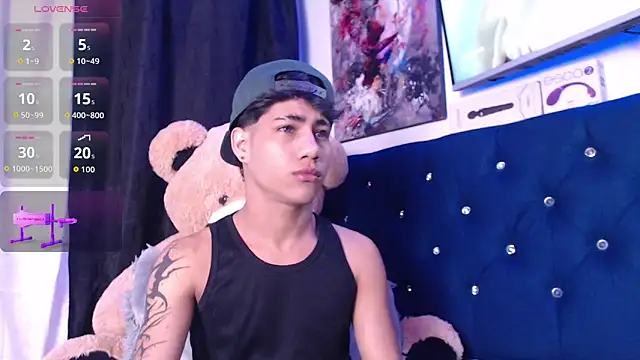 Sexys Boys Hot1 online show from 10-31-25, 02:19