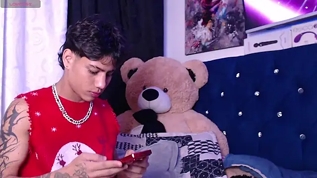 Sexys Boys Hot1 online show from 11-20-25, 03:29