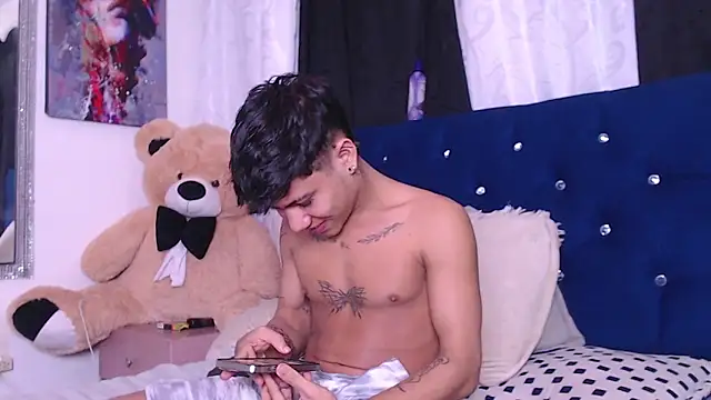 Sexys Boys Hot1 online show from 10-03-25, 05:09