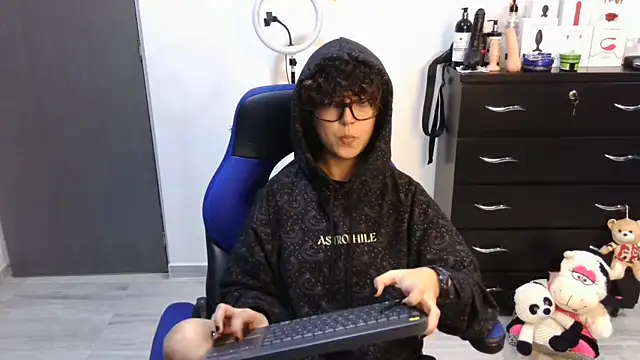 thomascooper7 online show from 09-20-25, 08:14