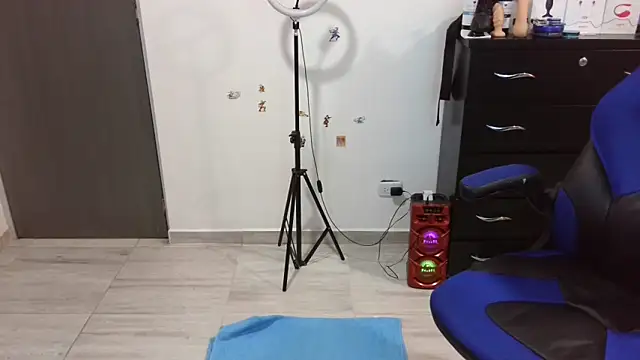 thomascooper7 online show from 12-22-25, 07:25