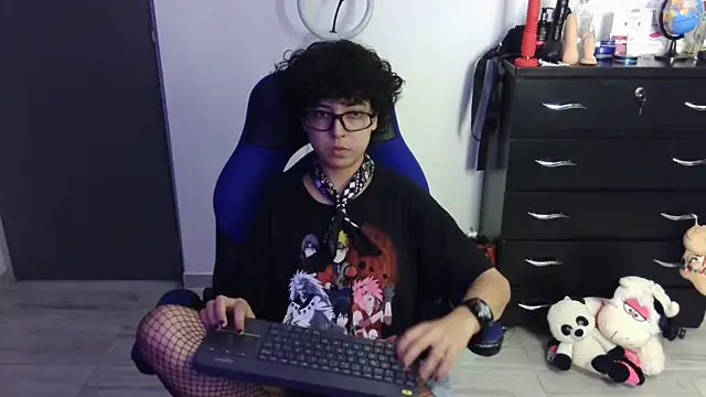 thomascooper7 online show from 04-10-26, 06:37