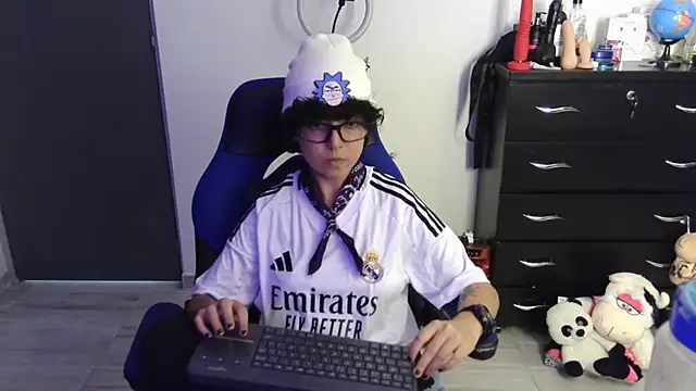 thomascooper7 online show from 04-15-26, 07:40