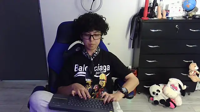 thomascooper7 online show from 04-17-26, 08:33