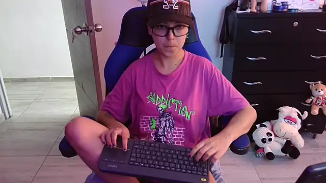 thomascooper7 online show from 12-15-25, 06:25