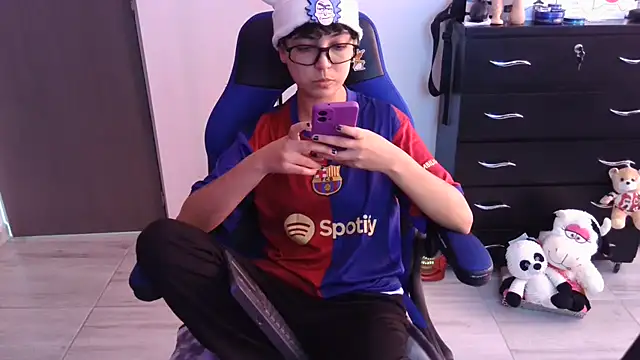 thomascooper7 online show from 12-16-25, 05:06