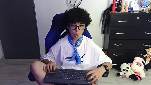 thomascooper7 online show from 04-04-26, 11:11