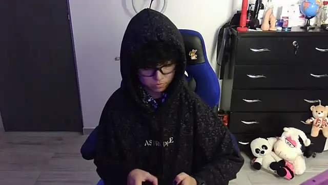 thomascooper7 online show from 04-11-26, 10:46