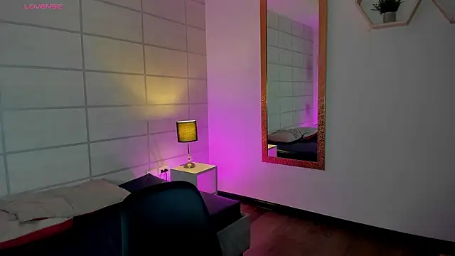 Snapshot of Christine_Laam chatting on 03-03-26, 12:12 Christine Laam online show from 03-03-26, 12:12