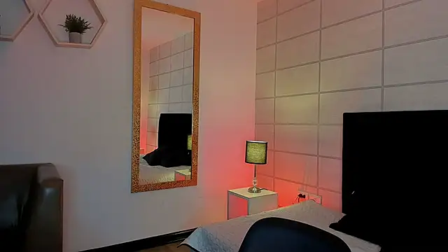 Christine Laam online show from 12-03-25, 12:59