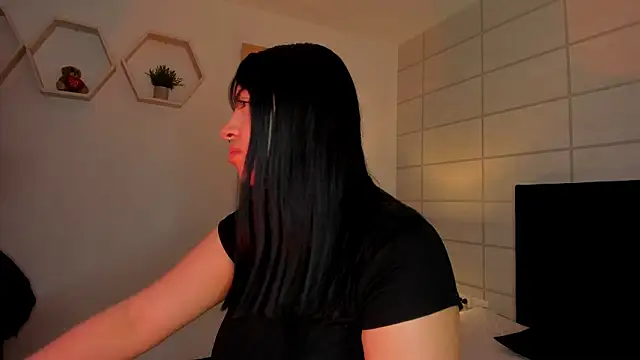 Snapshot of Christine_Laam chatting on 02-04-26, 12:00 Christine Laam online show from 02-04-26, 12:00