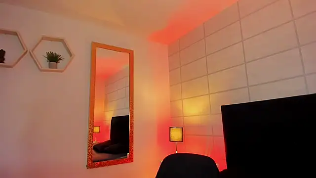 Christine Laam online show from 11-12-25, 12:09