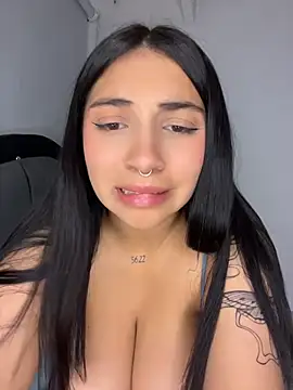 Snapshot of Christine_Laam chatting on 06-15-26, 04:45 Christine Laam online show from 06-15-26, 04:45