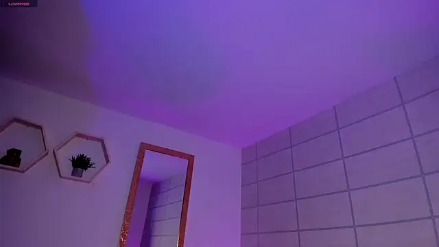 Christine Laam online show from 04-14-26, 12:10