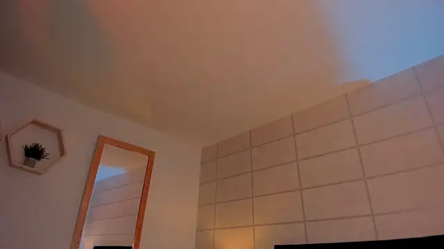 Snapshot of Christine_Laam chatting on 02-14-26, 02:56 Christine Laam online show from 02-14-26, 02:56