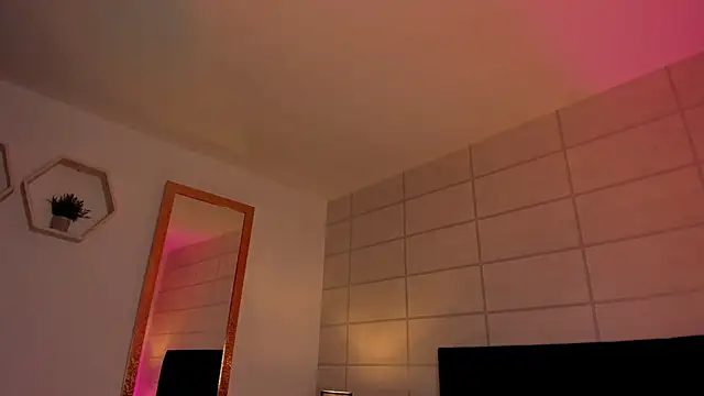 Snapshot of Christine_Laam chatting on 02-17-26, 12:13 Christine Laam online show from 02-17-26, 12:13