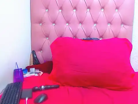 DarkGorgeous online show from 10-21-25, 03:44