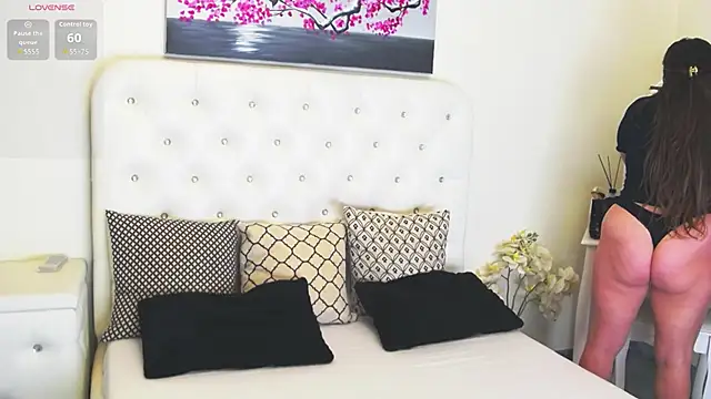 Ysabell01 online show from 10-25-25, 04:22